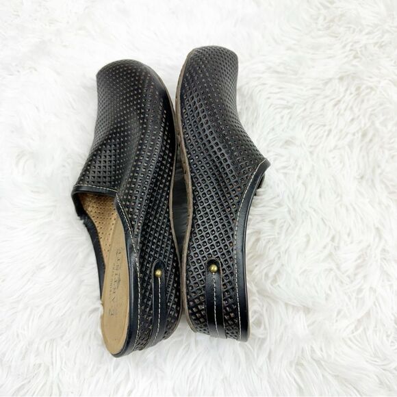 L’Artiste Spring Step Leather Perforated Leather Clogs - Picture 6 of 10